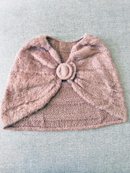 Vintage 1950s Bernat Mohairspun Shoulder Wrap Hand knit in original box - Picture 5 of 8